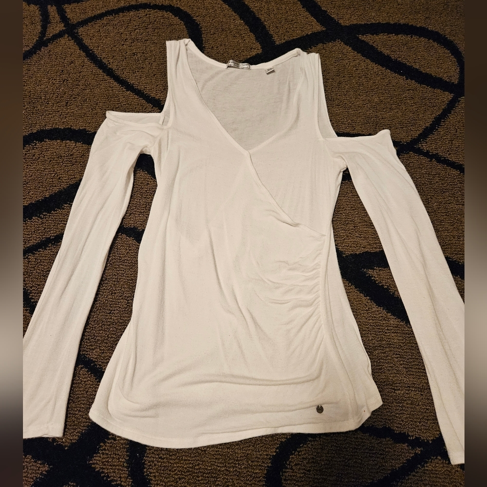Abercrombie & Fitch cold shoulder top